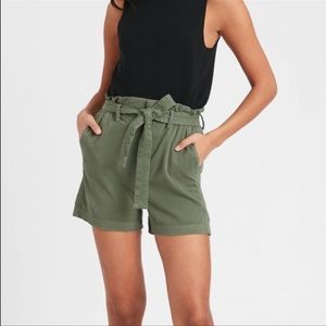 Banana Republic High Rise 4” Short